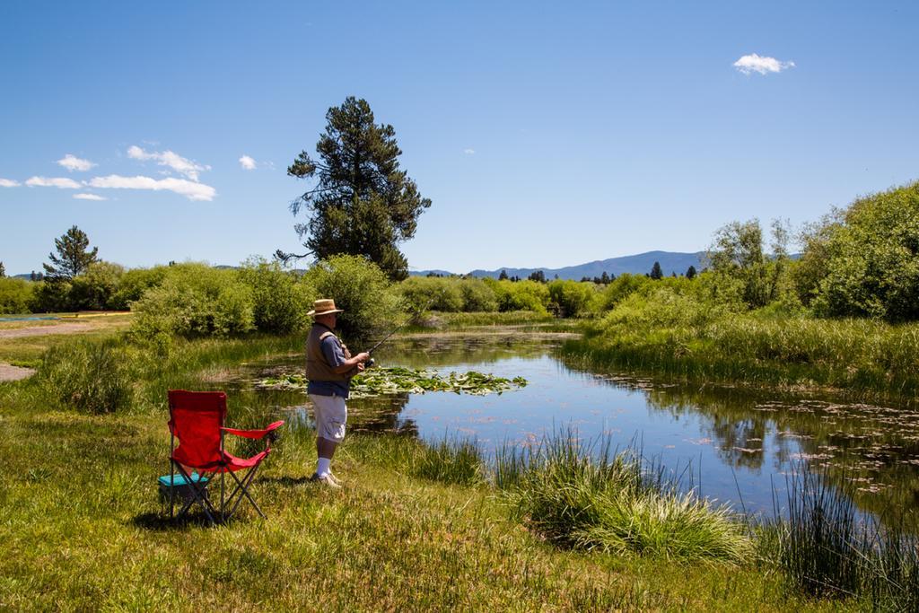 Bend-Sunriver Camping Resort Two-Bedroom Cabin 5 Buitenkant foto