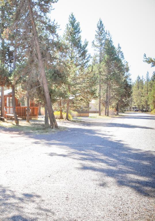 Bend-Sunriver Camping Resort Two-Bedroom Cabin 5 Buitenkant foto